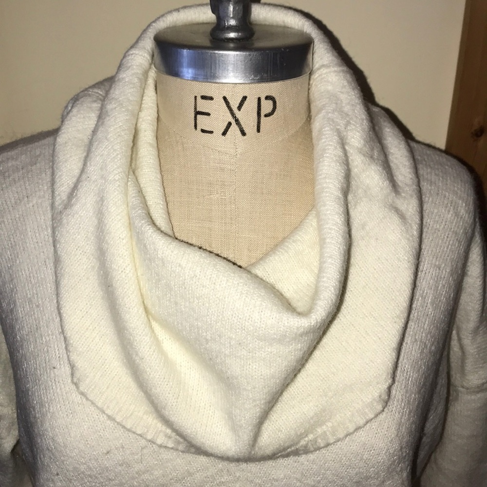 Express Sweater - Picture 2 of 2